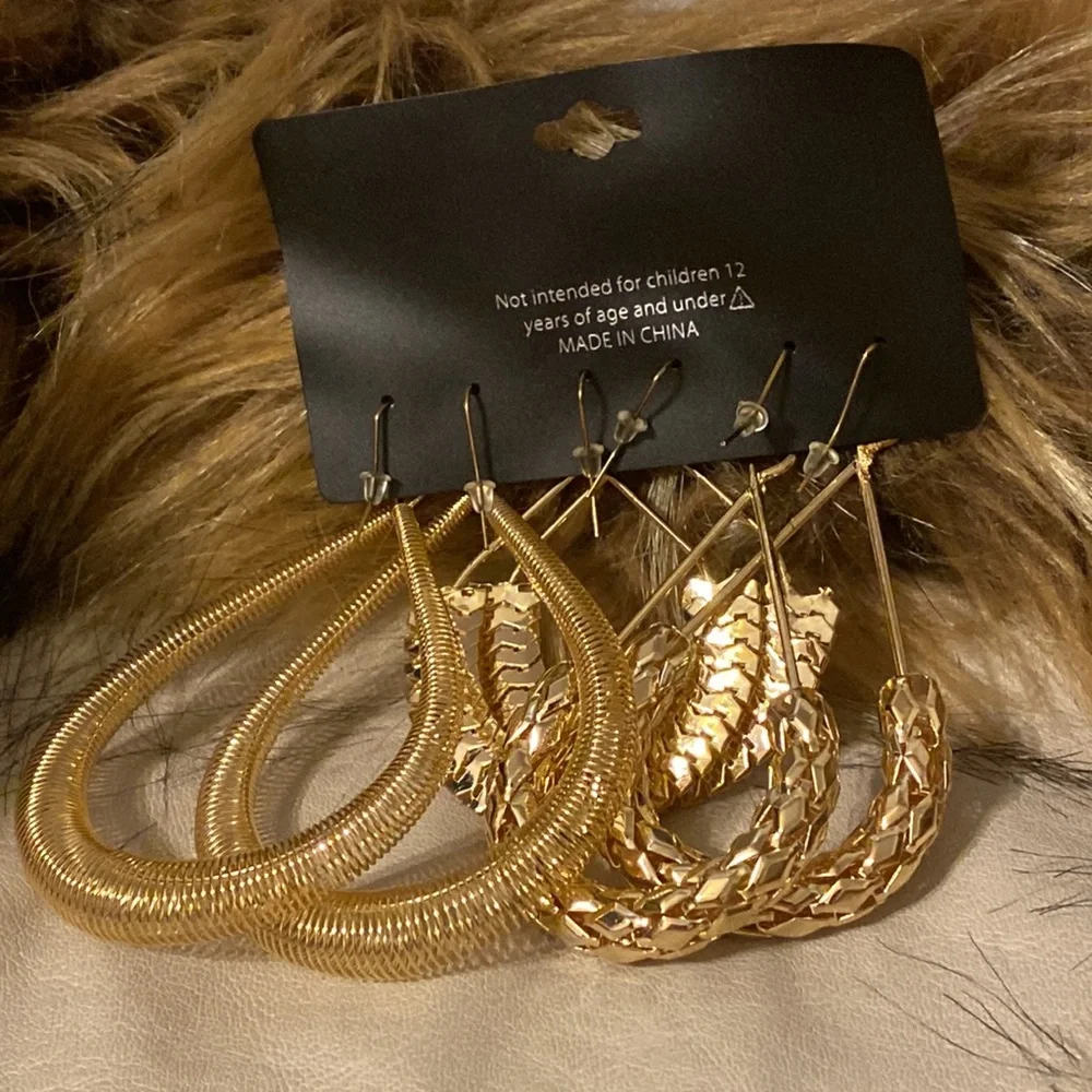 EARRING TRIO - Three pairs of earrings  #116 - Picture 4 of 4